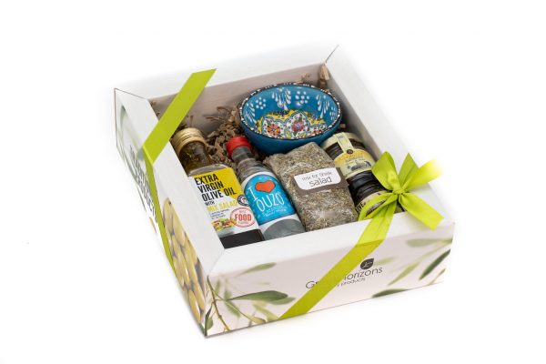 Traditional gift box 600